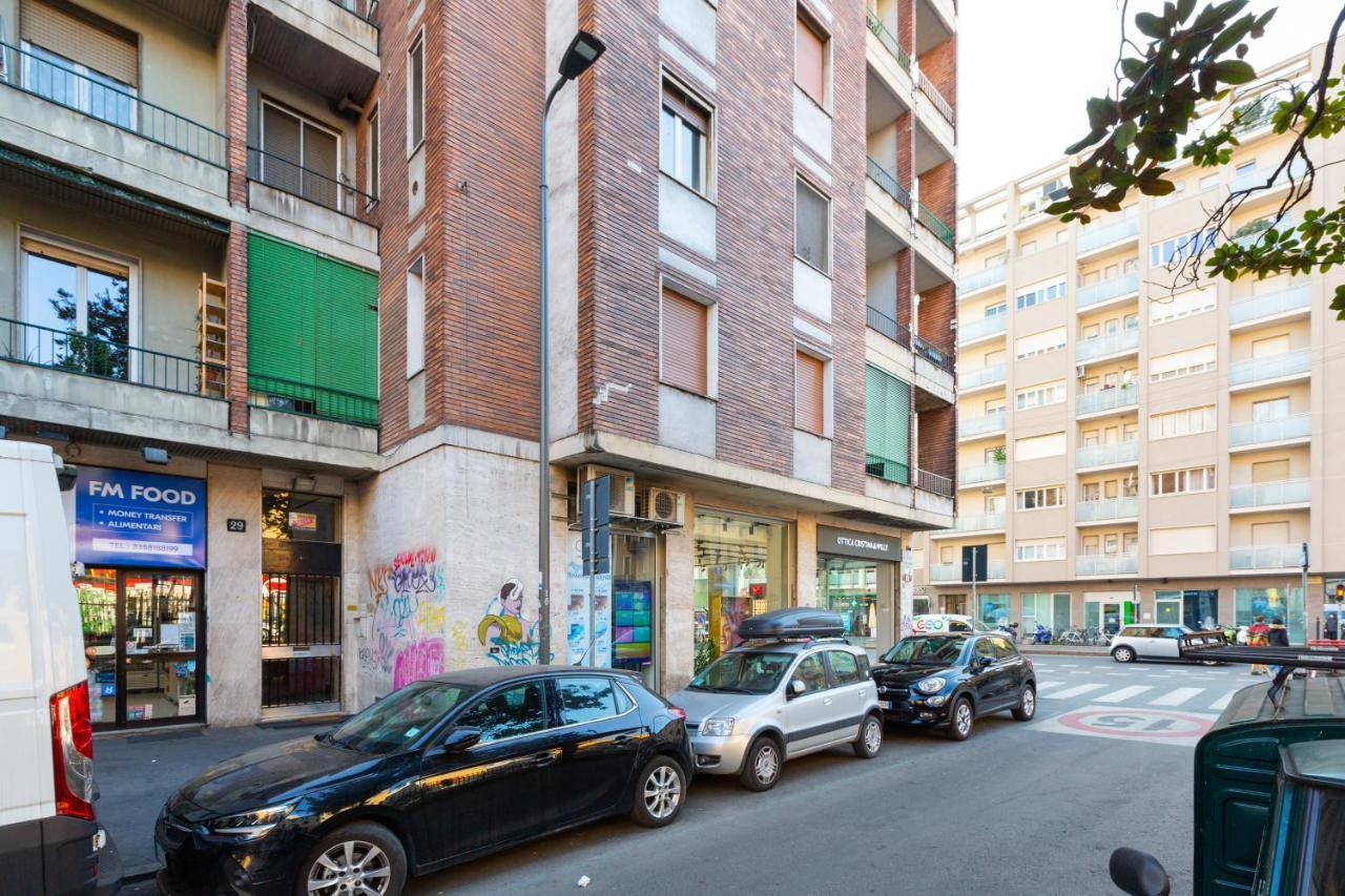 Apartment With Balcony - 50 M Far From M1 Pasteur Milan Exterior photo