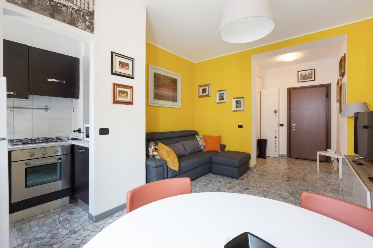 Apartment With Balcony - 50 M Far From M1 Pasteur Milan Exterior photo